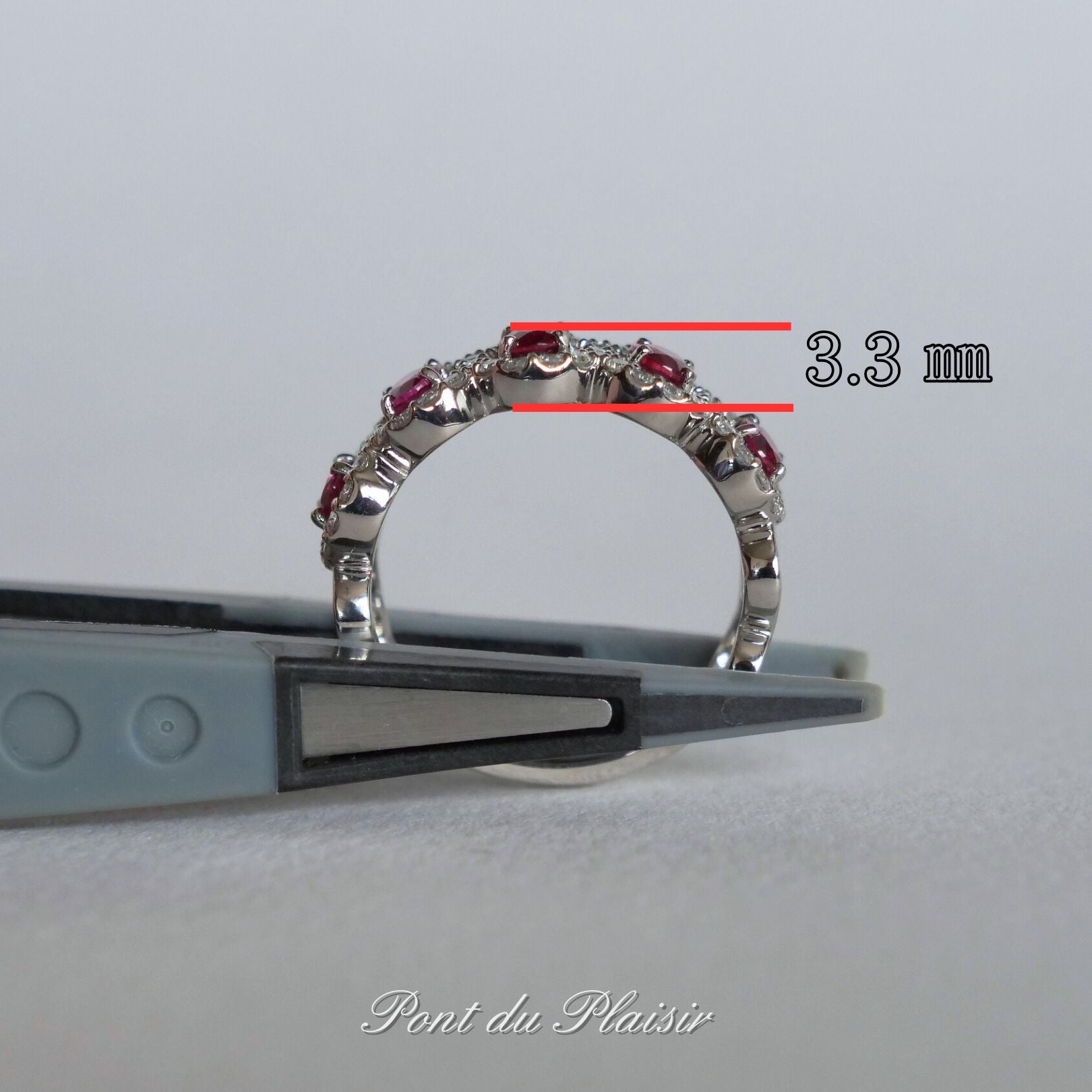 Pt950製アリッサムオーバル(楕円)指輪/非加熱ピジョンブラッドルビー